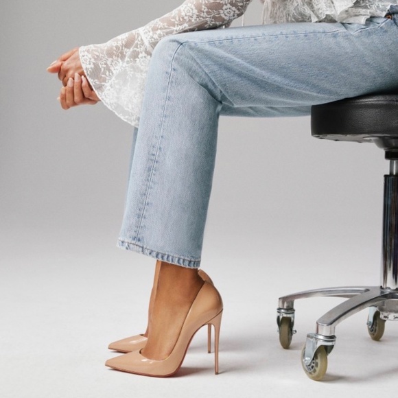 Christian Louboutin So Kate Beige Patent 120 Heels - Picture 2 of 9